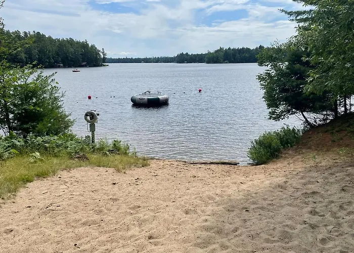 Adirondack Cozy Cottage With Lake Access, Lune